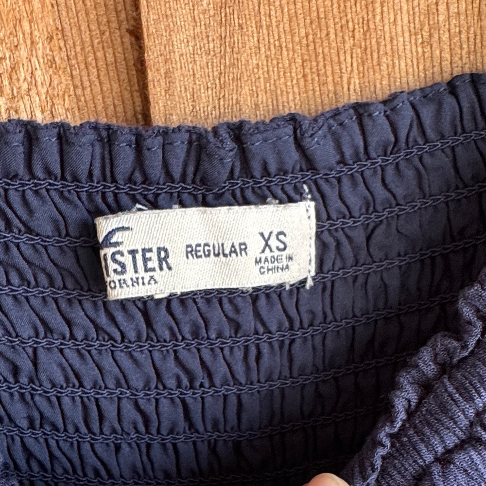 Hollister Navy Puff-Sleeve Maxi Dress - Picture 2 of 6